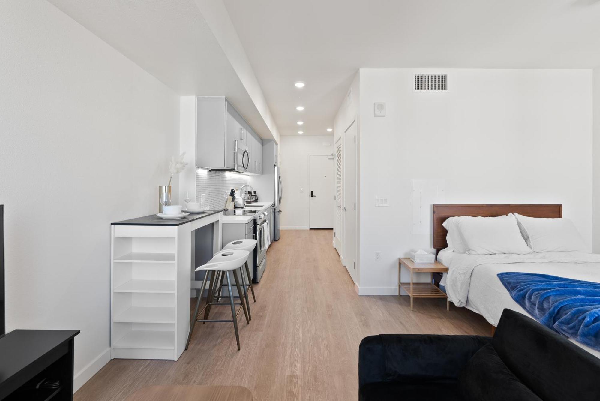 Bright Studio On Sunset Blvd, Free Parking, Gym, And Pool 洛杉矶 外观 照片