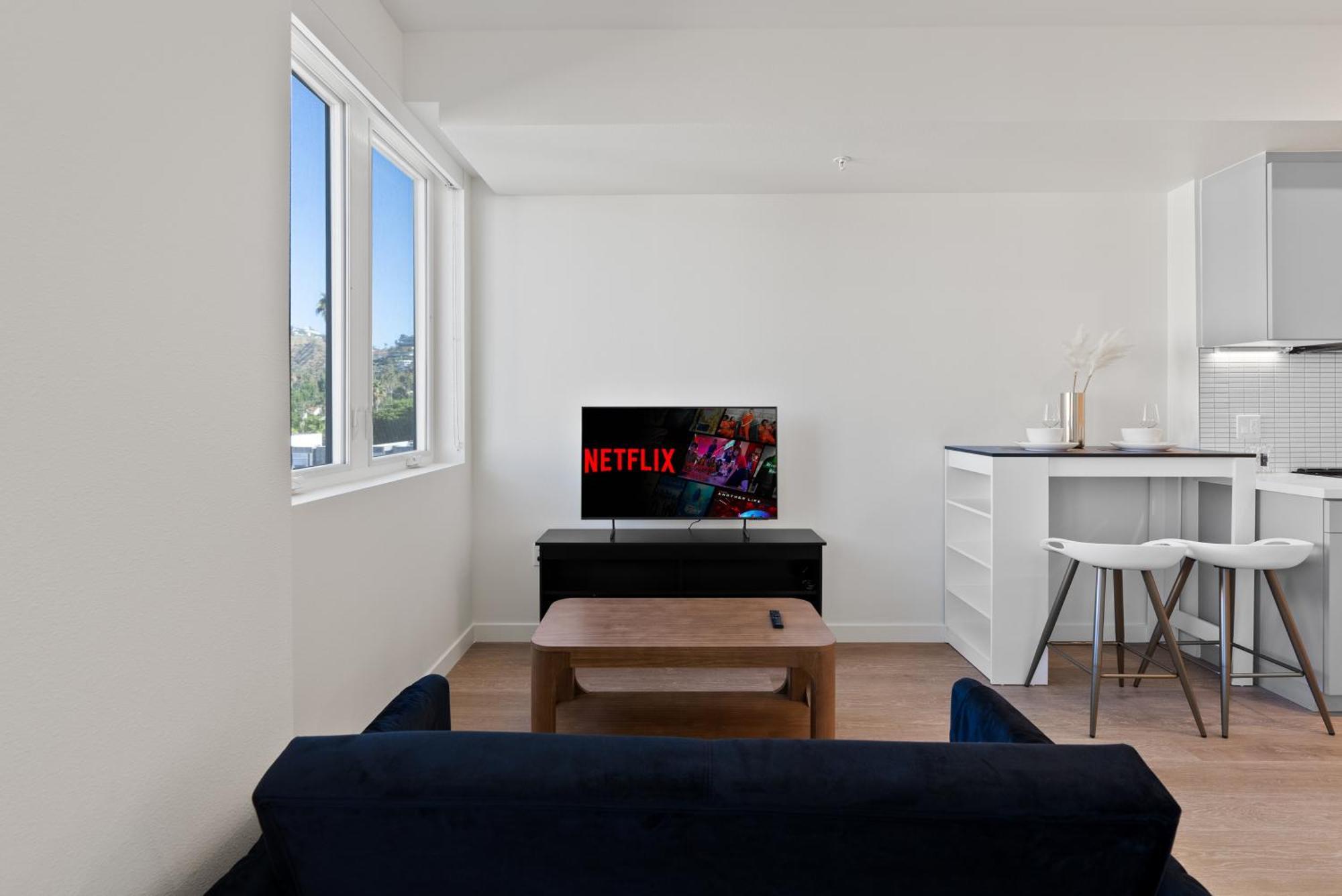 Bright Studio On Sunset Blvd, Free Parking, Gym, And Pool 洛杉矶 外观 照片