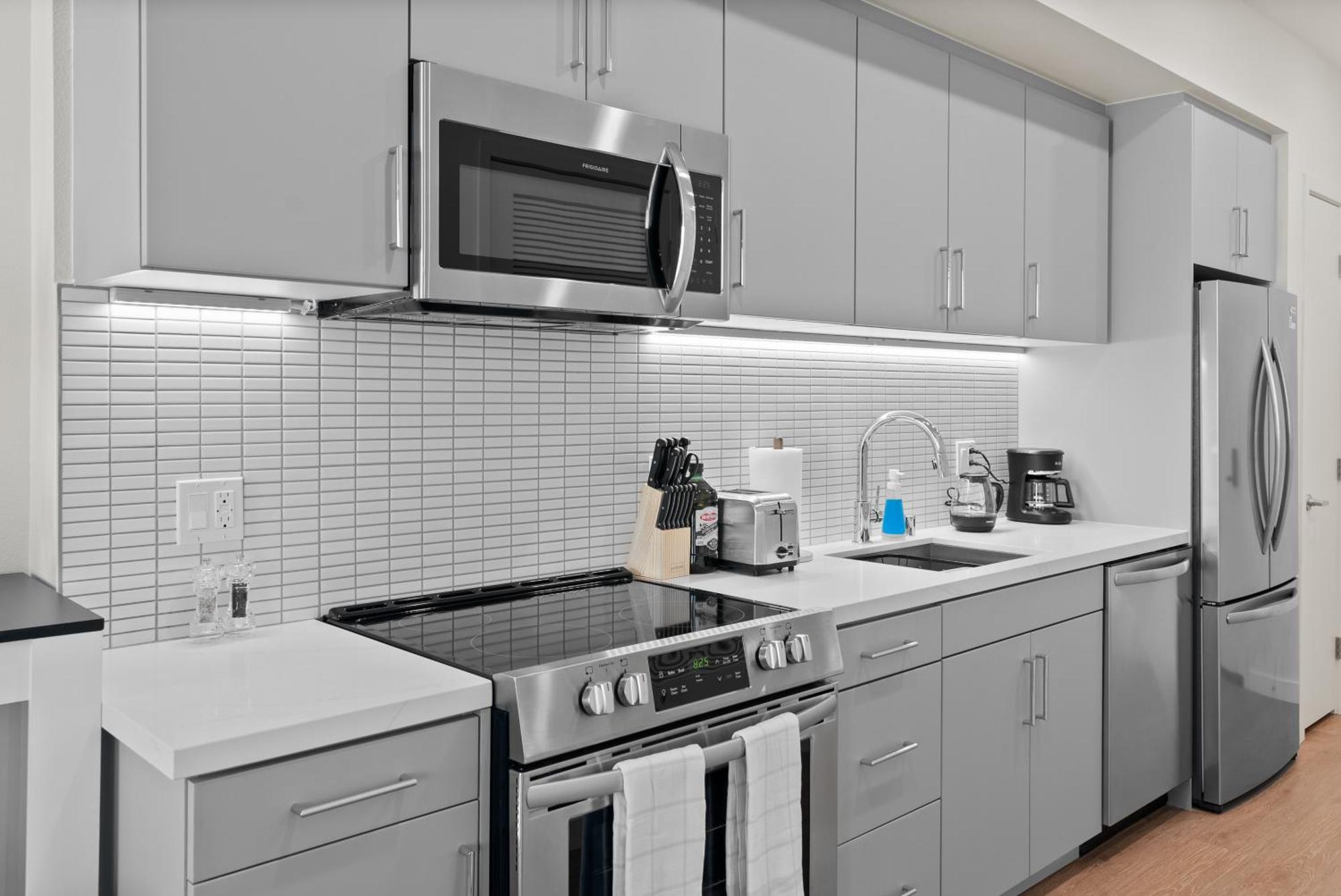 Bright Studio On Sunset Blvd, Free Parking, Gym, And Pool 洛杉矶 外观 照片